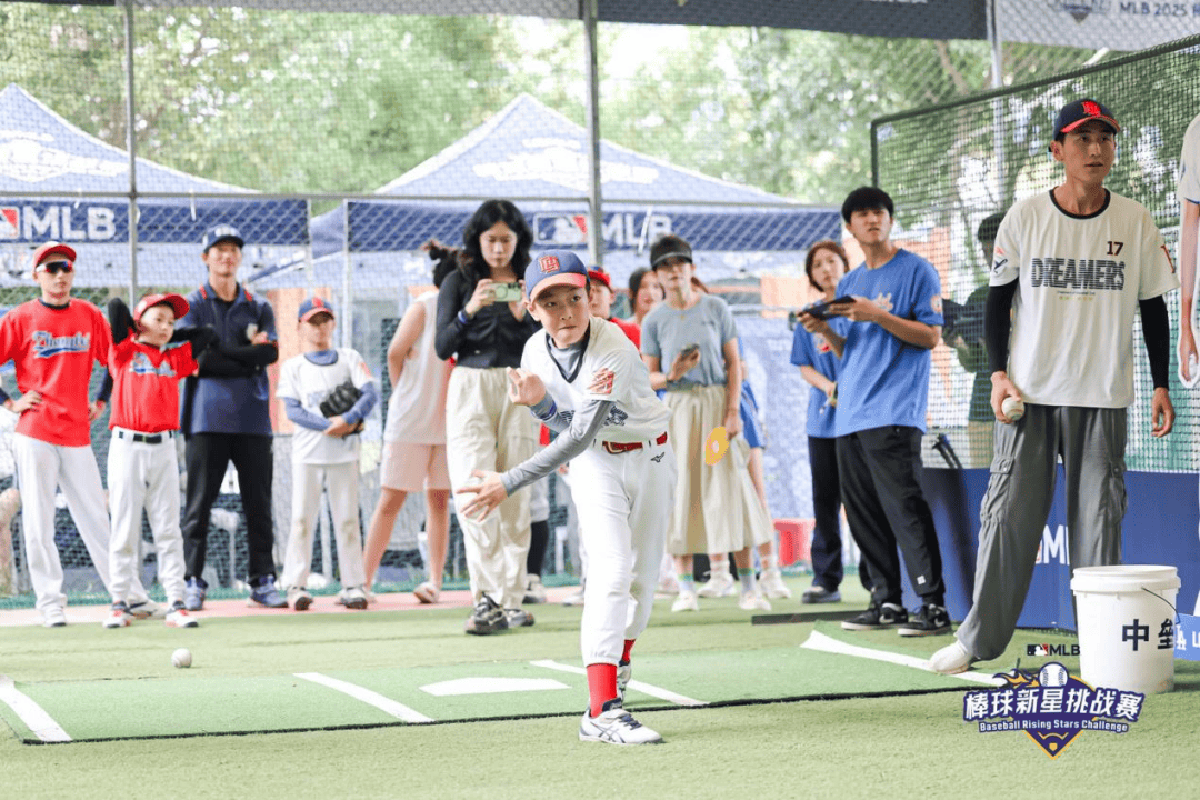 开云体育在线-棒球决赛震撼开打，巅峰对决引爆全场