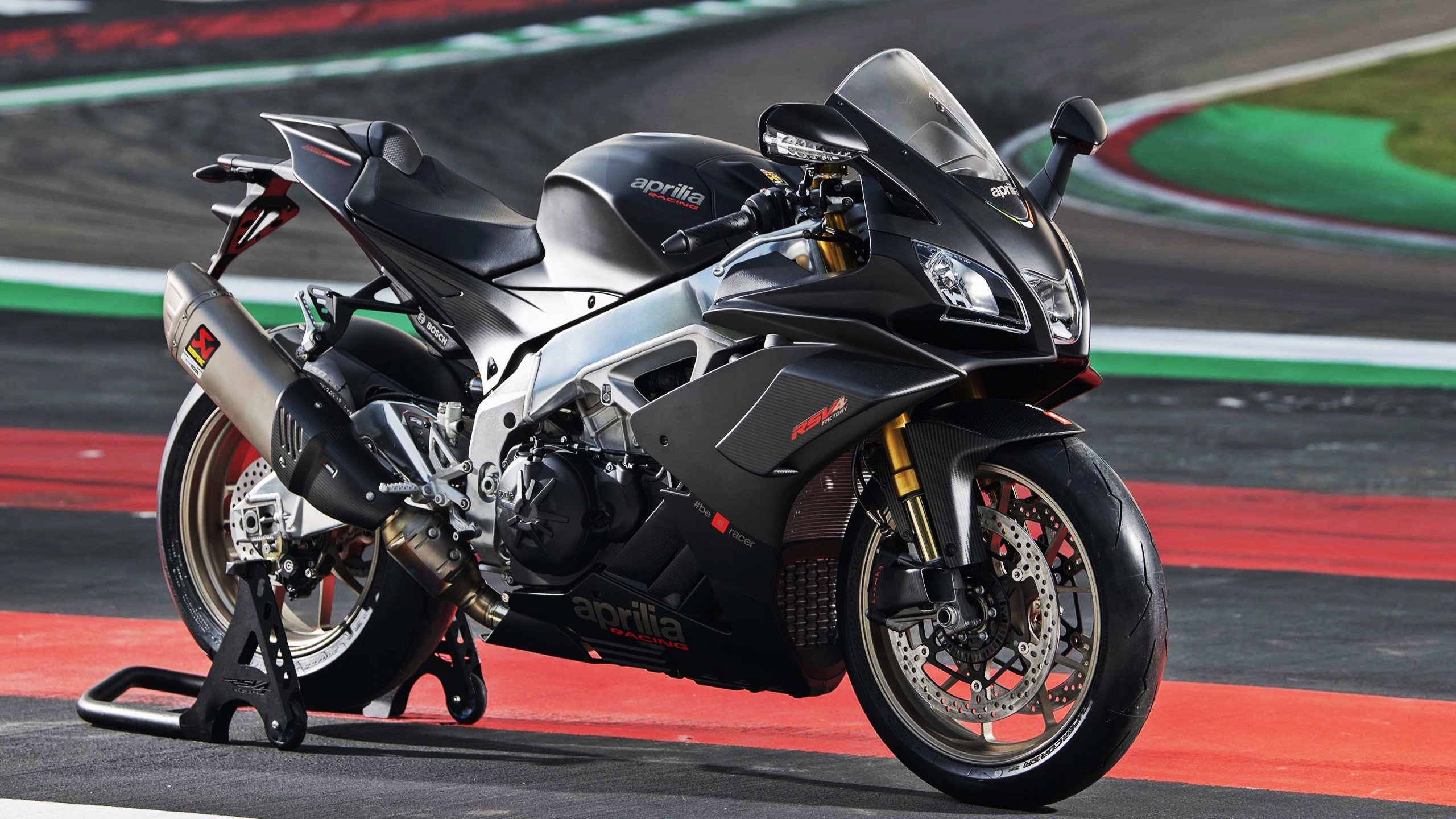 无名小卒的午夜王座，劳塔罗在F1街道赛之夜改写秩序