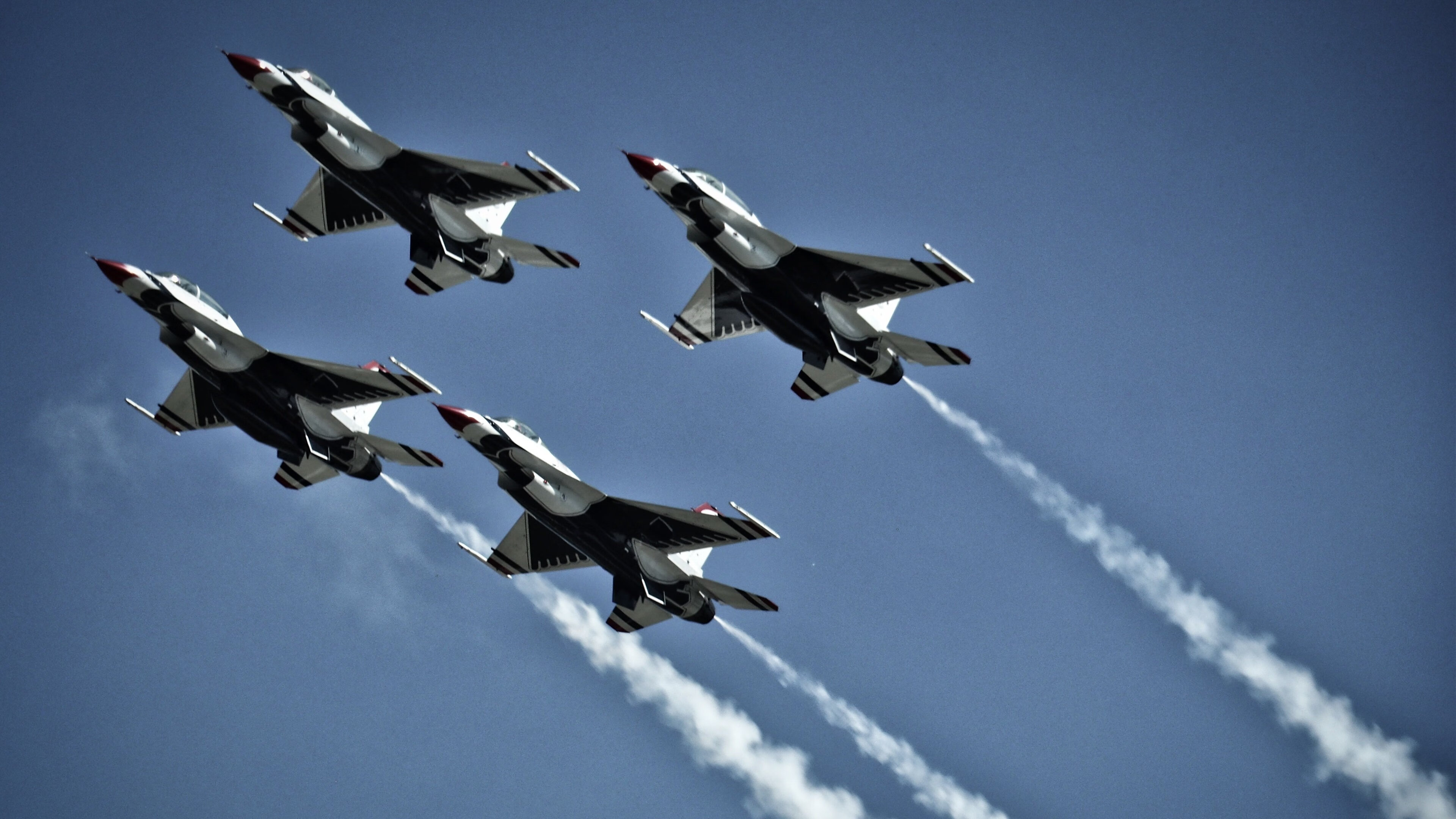 欧冠半决赛，东方巨浪吞噬凤凰余晖，上海队如何将太阳推入海平线？